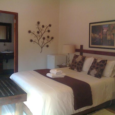 Khokha Moya Guesthouse 埃尔默洛 外观 照片
