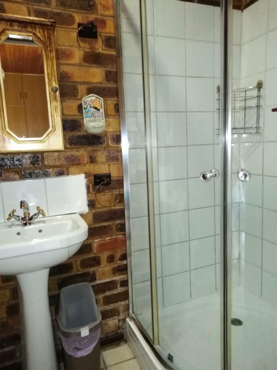 Khokha Moya Guesthouse 埃尔默洛 外观 照片